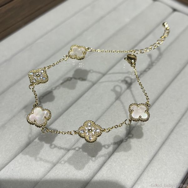 Fashion Clover Bracelet Designer Jewelry for Women 4/Four Leaf Clover Charm 18K Gold Bangle Chain Wedding Mother' Day Gift
Fashion Clover Bracelet Designer Jewelry for Women 4/Four Leaf Clover Charm 18K Gold Bangle Chain Wedding Mother' Day Gift