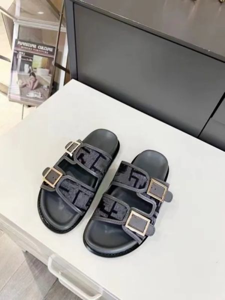 classic slippers summer luxury woman beach cartoon big head leather flat belt buckle sandals l bath men slides designer women shoes large su, Black
classic slippers summer luxury woman beach cartoon big head leather flat belt buckle sandals l bath men slides designer women shoes large su, Black