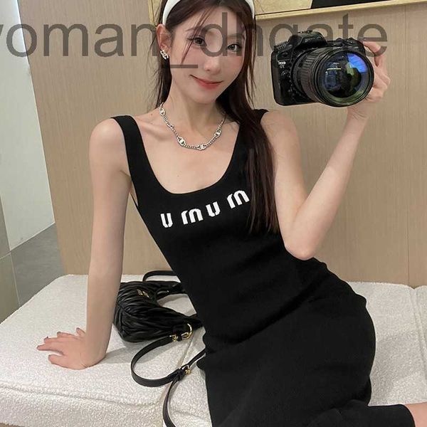 casual dresses designer 2023 spring/summer new logo sleeveless knitted slim fit tank dress tud6, Black;gray
casual dresses designer 2023 spring/summer new logo sleeveless knitted slim fit tank dress tud6, Black;gray