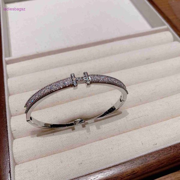 original bangle hermss light luxury square zirconium full diamond letter h bracelet delicate small fragrant wind high color preservation ver, Black
original bangle hermss light luxury square zirconium full diamond letter h bracelet delicate small fragrant wind high color preservation ver, Black