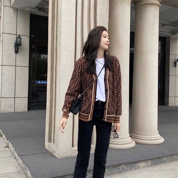 32% off double letter v-neck knitted cardigan vintage knit spring new women's coat, White;black
32% off double letter v-neck knitted cardigan vintage knit spring new women's coat, White;black