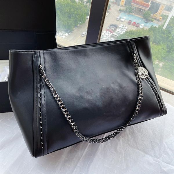 super soft leather one-shoulder high-quality fashion messenger bag new products of advanced handcraft workshop simple pure color 238n
super soft leather one-shoulder high-quality fashion messenger bag new products of advanced handcraft workshop simple pure color 238n