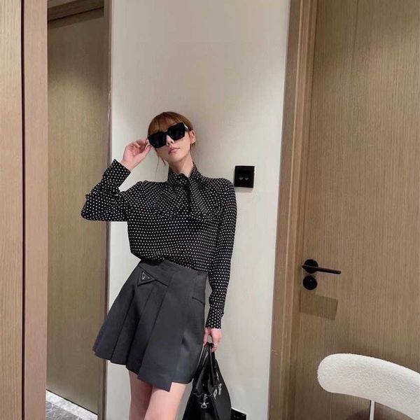 26% off family spring/summer super versatile triangle letter button decorative half exquisite small pleated skirt, Black
26% off family spring/summer super versatile triangle letter button decorative half exquisite small pleated skirt, Black