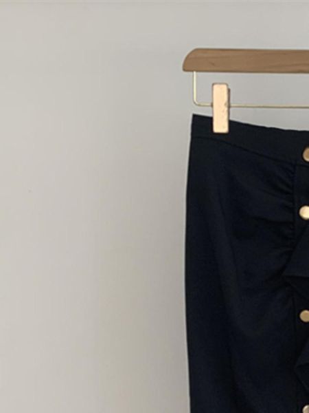 capris women's ruffled frill singlebreasted midi skirt 2022 spring summer new ladies allmatch high waist straight split jupe, Black;white
capris women's ruffled frill singlebreasted midi skirt 2022 spring summer new ladies allmatch high waist straight split jupe, Black;white