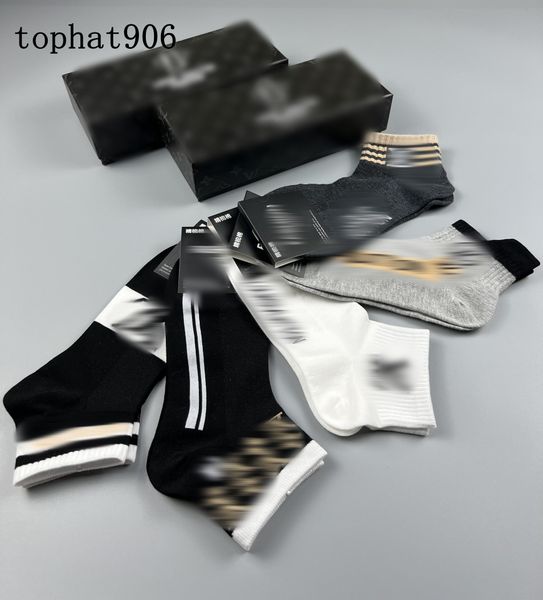 2023 autumn women modern sports embroidery sock fashion classic design socks gletter pattern mens socks m1, Black
2023 autumn women modern sports embroidery sock fashion classic design socks gletter pattern mens socks m1, Black