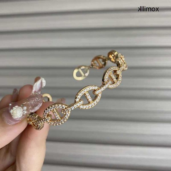 hermm designer bracelet 2023 new pig nose bracelet for women light luxury small and popular exquisite design with full diamonds advanced ver, Black
hermm designer bracelet 2023 new pig nose bracelet for women light luxury small and popular exquisite design with full diamonds advanced ver, Black