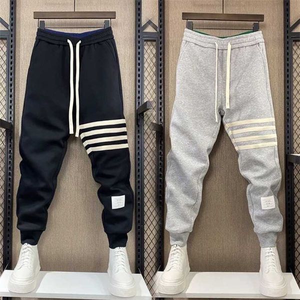 leisure sports for men spring trend stripes youth small foot guard versatile slim fitting knitted stretch harlan pants, Black;white
leisure sports for men spring trend stripes youth small foot guard versatile slim fitting knitted stretch harlan pants, Black;white