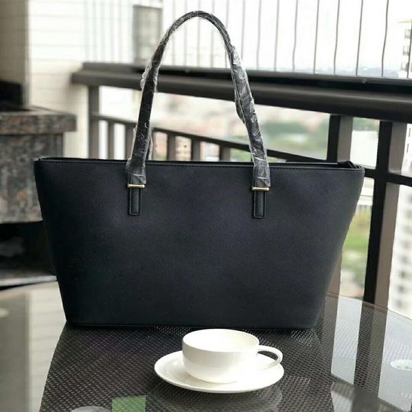 brand designer women larger handbags totes hobos shoulder bags shopping bag purses pu leather big tote handbags messenger bag314i
brand designer women larger handbags totes hobos shoulder bags shopping bag purses pu leather big tote handbags messenger bag314i