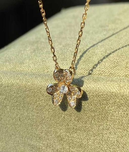v gold material pendant necklace with sparkly diamonds for women wedding jewelry gift have stamp stud earring bracelet ps48724364266, Silver
v gold material pendant necklace with sparkly diamonds for women wedding jewelry gift have stamp stud earring bracelet ps48724364266, Silver