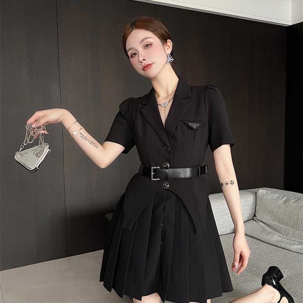 32% off family spring/summer polo collar pleated dress leather belt waistband design with crimp cut at bottom, Black;gray
32% off family spring/summer polo collar pleated dress leather belt waistband design with crimp cut at bottom, Black;gray