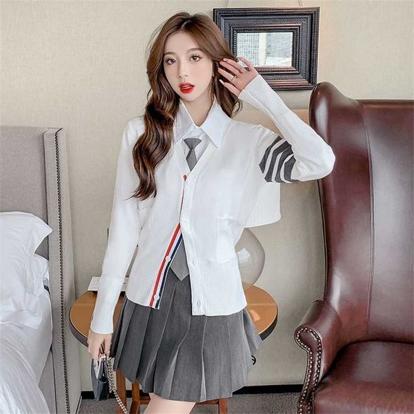 34% off wang loves you pleated braves the wind and waves the same tb suit short half skirt women, White
34% off wang loves you pleated braves the wind and waves the same tb suit short half skirt women, White