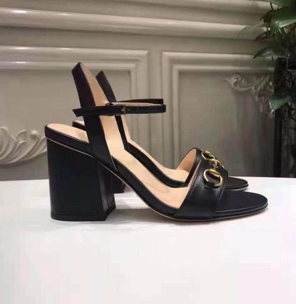 2021 women sandals hollow out logo flat slippers sandal studded girl shoes arrivel jelly platform slides lady flip flops with box 6619634, Black
2021 women sandals hollow out logo flat slippers sandal studded girl shoes arrivel jelly platform slides lady flip flops with box 6619634, Black