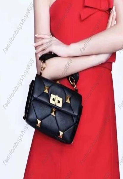 fashion designer messenger bag handbags one shoulder roman stud metal rivet chain bag quilted sheepskin handbag removable shoulder1436760
fashion designer messenger bag handbags one shoulder roman stud metal rivet chain bag quilted sheepskin handbag removable shoulder1436760