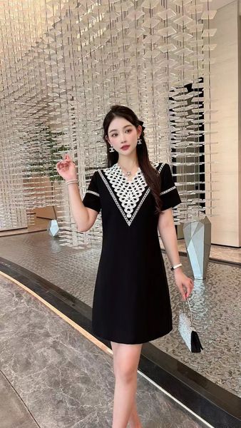 summer style is new senior sense heavy industry stitching lace v-neck temperament fashion loose western style dress black apricot smlxlxxl, Black;gray
summer style is new senior sense heavy industry stitching lace v-neck temperament fashion loose western style dress black apricot smlxlxxl, Black;gray