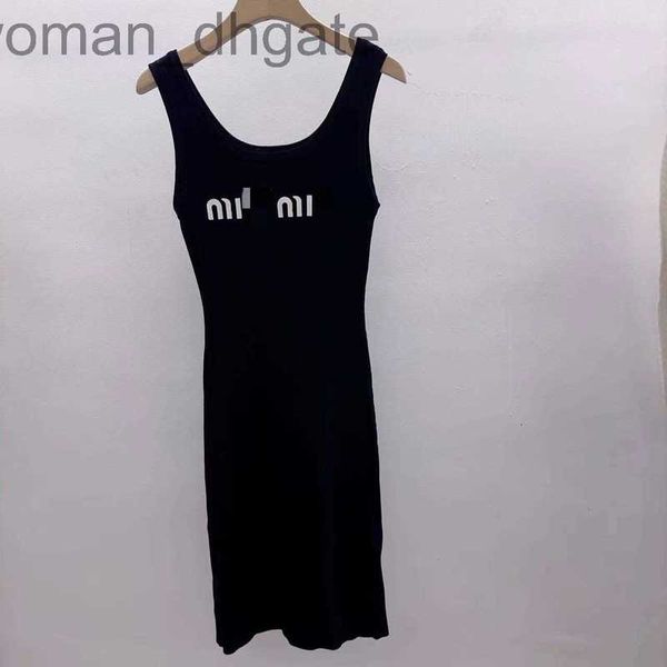 casual dresses designer knitted sleeveless suspender dress, slimming wool letter vest skirt, new in spring and summer 2023 c53v, Black;gray
casual dresses designer knitted sleeveless suspender dress, slimming wool letter vest skirt, new in spring and summer 2023 c53v, Black;gray