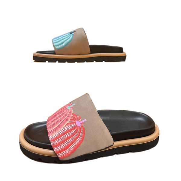 new embossed slippers for couples sandales fashion slipper famous womens mens slippers summer flat slides beach slipper lightweight and brea, Black
new embossed slippers for couples sandales fashion slipper famous womens mens slippers summer flat slides beach slipper lightweight and brea, Black