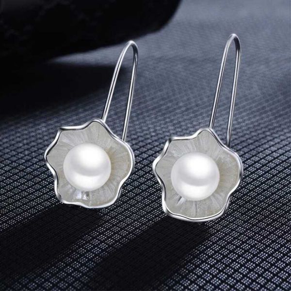 charm temperament new fashion ethnic style silver plated jewelry female creative lotus pearl fresh flower dangle earrings e054 w0422, Golden
charm temperament new fashion ethnic style silver plated jewelry female creative lotus pearl fresh flower dangle earrings e054 w0422, Golden
