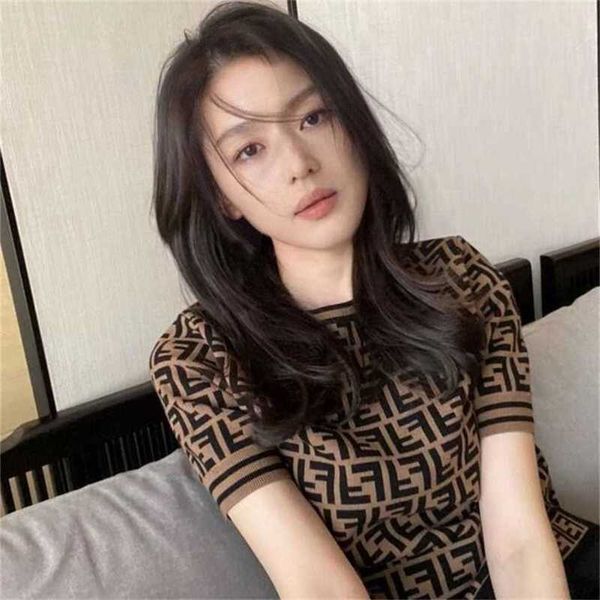 20% off jeon ji star same style clothes women's summer short sleeved khaki knitwear letter t-shirt ice silk old flower, White
20% off jeon ji star same style clothes women's summer short sleeved khaki knitwear letter t-shirt ice silk old flower, White