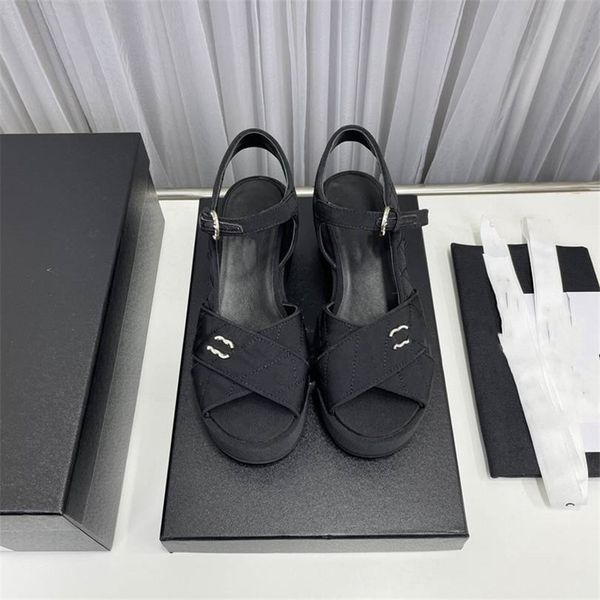 fashion women's sandals 2023 channel luxury brand letter logo summer women's high heels men's casual student flats 07-01, Black
fashion women's sandals 2023 channel luxury brand letter logo summer women's high heels men's casual student flats 07-01, Black
