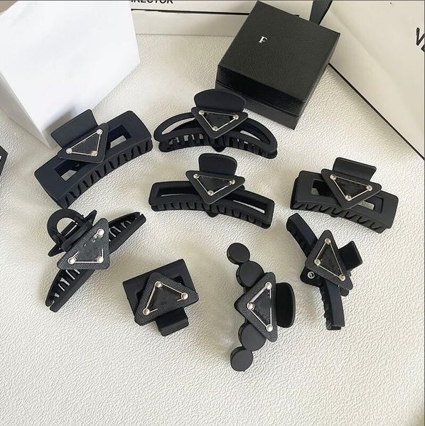 luxury womens designer triangle hair clips & barrettes for women girls brand letter designer hair claw fashion black shark hairpin hair claw, Golden;silver 
luxury womens designer triangle hair clips & barrettes for women girls brand letter designer hair claw fashion black shark hairpin hair claw, Golden;silver
