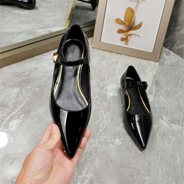dress shoes 2023 valentinoity fashion women's high heels business work wedding party travel casual flats 05-023, Black
dress shoes 2023 valentinoity fashion women's high heels business work wedding party travel casual flats 05-023, Black
