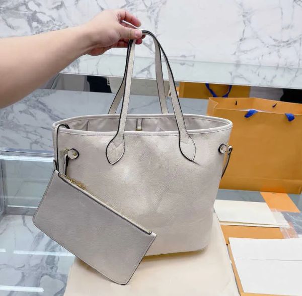 2023 luxurys designers bags women totes shoulder bag alphabet flower design large capacity messenger bags classic style handbag lady handbag
2023 luxurys designers bags women totes shoulder bag alphabet flower design large capacity messenger bags classic style handbag lady handbag