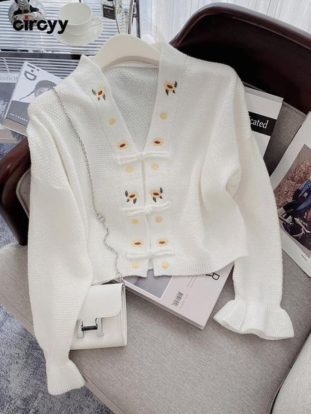 sweaters circyy cardigan women white cropped sweater embroidery floral short coat chic 2022 autumn korean fashion knitted female clothes, White;black
sweaters circyy cardigan women white cropped sweater embroidery floral short coat chic 2022 autumn korean fashion knitted female clothes, White;black
