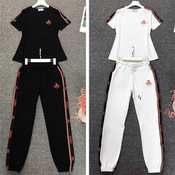 24% off summer fragrant style casual pure cotton sports for women new two piece set loose size fashion, White
24% off summer fragrant style casual pure cotton sports for women new two piece set loose size fashion, White