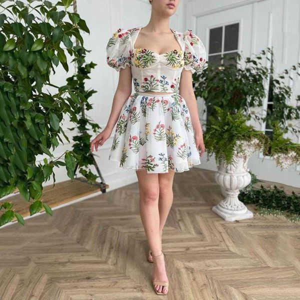 womens dress waist tight lacing bubble sleeve embroidered short skirt, Black;gray
womens dress waist tight lacing bubble sleeve embroidered short skirt, Black;gray