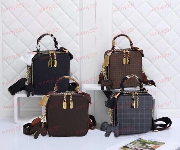 double zipper handbag shoulder bag printed grid totes mini trunk bag designer fashion square bags luxury tassel pendant tote briefcase
double zipper handbag shoulder bag printed grid totes mini trunk bag designer fashion square bags luxury tassel pendant tote briefcase