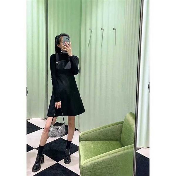 24% off family early spring new classic nylon triangle decoration slim and versatile crystal buckle cross strap dress, Black;gray
24% off family early spring new classic nylon triangle decoration slim and versatile crystal buckle cross strap dress, Black;gray