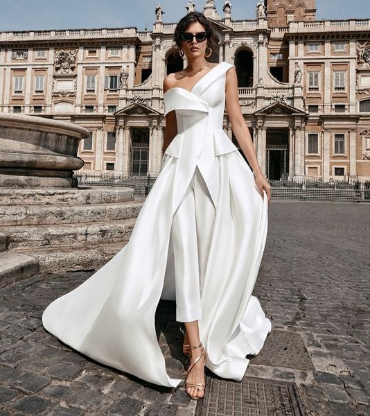 simple white satin jumpsuit evening dresses v-neck formal party gowns with peplum women prom special occasion wear pant suits, Black;red
simple white satin jumpsuit evening dresses v-neck formal party gowns with peplum women prom special occasion wear pant suits, Black;red