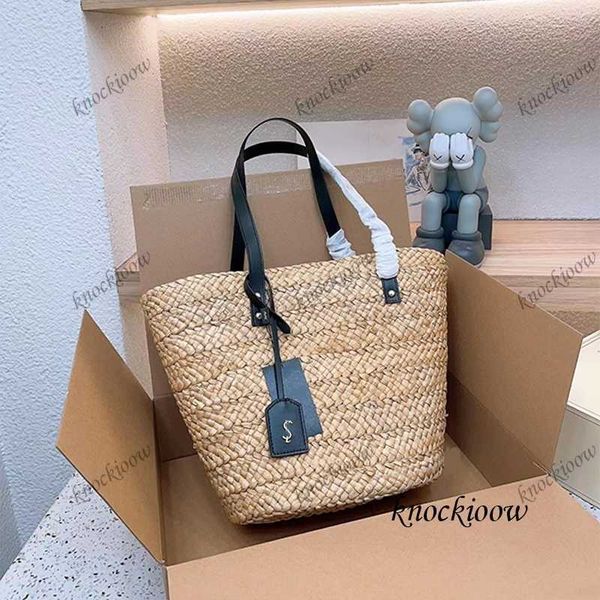 new straw tote shopping bag beautifully designed with retro flavor, popular summer beach bag khaki color straw color combined with leather 2
new straw tote shopping bag beautifully designed with retro flavor, popular summer beach bag khaki color straw color combined with leather 2
