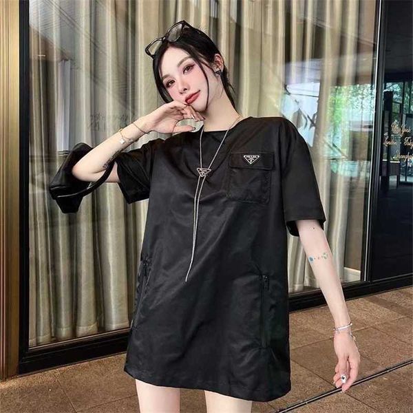 20% off family spring/summer new classic nylon triangle back drawcord design h-shaped slim versatile dress, Black;gray
20% off family spring/summer new classic nylon triangle back drawcord design h-shaped slim versatile dress, Black;gray