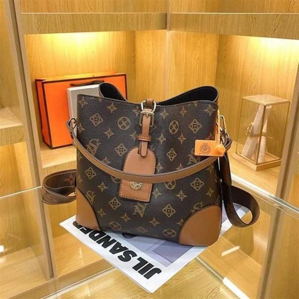 luxury design vintage bucket shoulder bag 2022 purses women's fashion retro style one shoulder crossbody bags printed handbag2680
luxury design vintage bucket shoulder bag 2022 purses women's fashion retro style one shoulder crossbody bags printed handbag2680