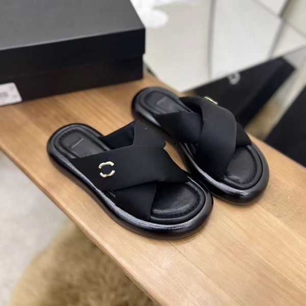 2023 new designer women's slippers sandals summer fashion slippers brand flat flip flops,, Black
2023 new designer women's slippers sandals summer fashion slippers brand flat flip flops,, Black