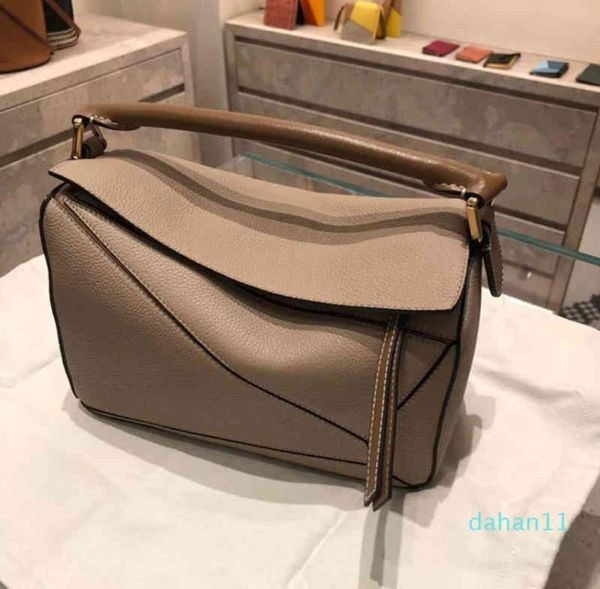 2022 latest models handbag whole puzzle geometric net red same diagonal hand leather women039s splicing pillow8165270, Black;red
2022 latest models handbag whole puzzle geometric net red same diagonal hand leather women039s splicing pillow8165270, Black;red