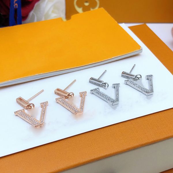 charm stud earring designer simple letter v-stud 18k gold 925silver diamond earrings for mens womenscjewelers send original packaging box, Golden
charm stud earring designer simple letter v-stud 18k gold 925silver diamond earrings for mens womenscjewelers send original packaging box, Golden
