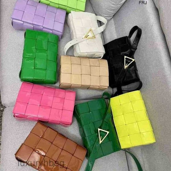 designer bottegas bags venetas cassettes bag fashion 2023 products summer candy cowhide woven single shoulder messenger leather pil have log
designer bottegas bags venetas cassettes bag fashion 2023 products summer candy cowhide woven single shoulder messenger leather pil have log