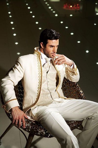 blazers 2022 classic design ivory with gold brim groom tuxedos groomsmen men's wedding prom suits (jacket+pants+vest+tie) costume homme, White;black
blazers 2022 classic design ivory with gold brim groom tuxedos groomsmen men's wedding prom suits (jacket+pants+vest+tie) costume homme, White;black