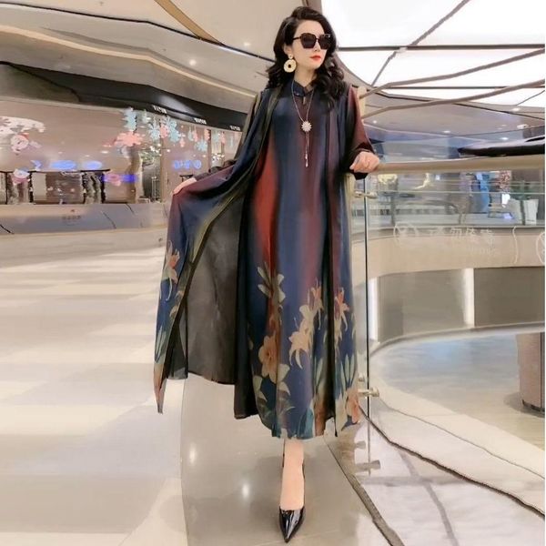 dresses silk dress twopiece women's elegant floral plus size dress casual beach vintage long dress mother dress 2022 summer new fashion, Black;gray
dresses silk dress twopiece women's elegant floral plus size dress casual beach vintage long dress mother dress 2022 summer new fashion, Black;gray