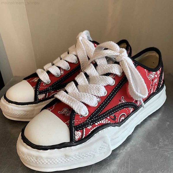 co branded mmy dissolving fashion brand maison mihara yasuhiro cashew flower canvas shoes men's thick soled small japanese board shoes, Black
co branded mmy dissolving fashion brand maison mihara yasuhiro cashew flower canvas shoes men's thick soled small japanese board shoes, Black