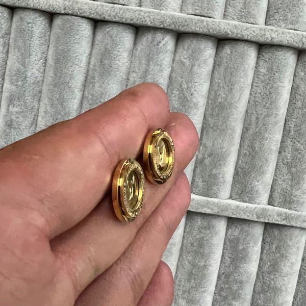 original designer boy letter v stud earring 18k rose gold silver studs earrings men women wedding party jewelry never fade, Golden;silver
original designer boy letter v stud earring 18k rose gold silver studs earrings men women wedding party jewelry never fade, Golden;silver