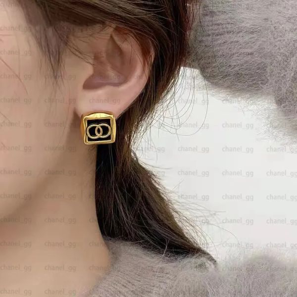 womens brand designer earrings ear stud crystal women elegance temperament simple ladies wedding party jewelry gift accessories 126, Golden;silver
womens brand designer earrings ear stud crystal women elegance temperament simple ladies wedding party jewelry gift accessories 126, Golden;silver