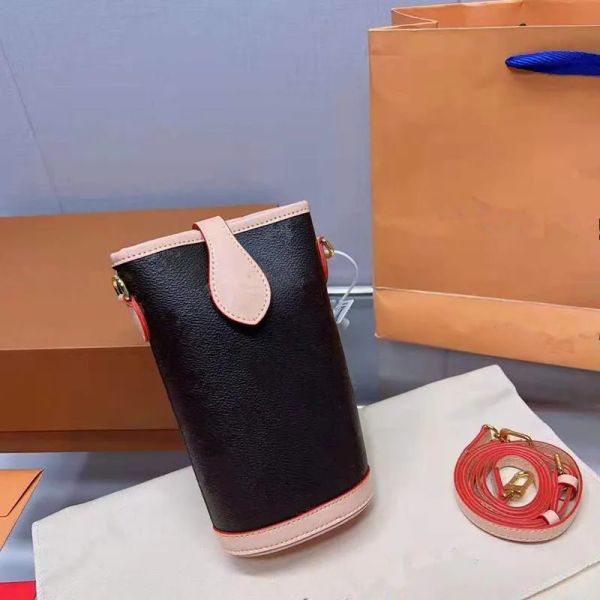 luxury fashion women messenger bags designers bags mini handbag ladies lady luxury purses round one shoulder crossbody bag cosmetic bag
luxury fashion women messenger bags designers bags mini handbag ladies lady luxury purses round one shoulder crossbody bag cosmetic bag