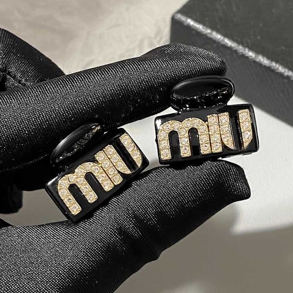 butterfly barrettes m family temperament letter rhinestone fragmented hair small grip clip mini side hair clip clip hair ornament, Golden;silver
butterfly barrettes m family temperament letter rhinestone fragmented hair small grip clip mini side hair clip clip hair ornament, Golden;silver