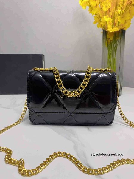 designer bag women's fashion gold thick chain high-end quality one shoulder cross-body bright leather female bag ringer tofu bagy 5837
designer bag women's fashion gold thick chain high-end quality one shoulder cross-body bright leather female bag ringer tofu bagy 5837