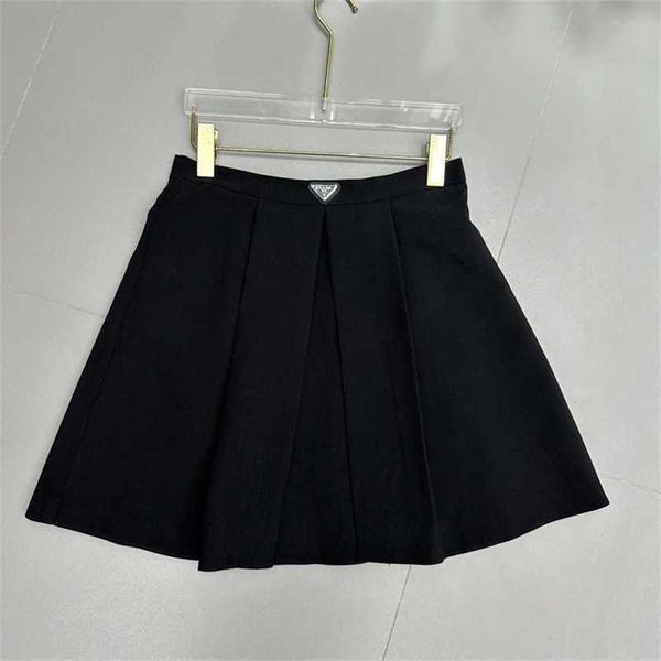 20% off family spring/summer new product fashion classic triangle acetic acid splice waist versatile a-line halfskirt, Black
20% off family spring/summer new product fashion classic triangle acetic acid splice waist versatile a-line halfskirt, Black