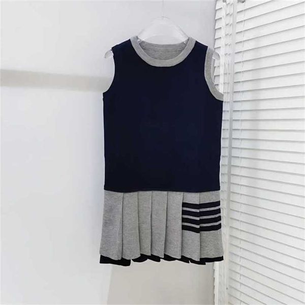 22% off tb tank skirt spring/summer new product college style contrast color wool knit panel sleeveless pleated dress, Black;gray
22% off tb tank skirt spring/summer new product college style contrast color wool knit panel sleeveless pleated dress, Black;gray