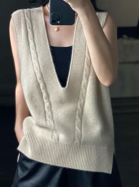 vests autumn and winter cashmere vest female temperament lazy vneck twist cashmere split vest foreign trade knitted waistcoat, Black;white
vests autumn and winter cashmere vest female temperament lazy vneck twist cashmere split vest foreign trade knitted waistcoat, Black;white